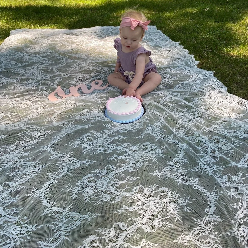 White lace tablecloth - Picture 2 of 2